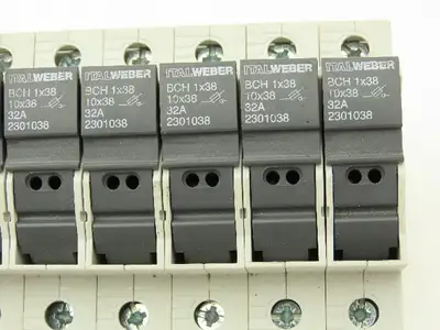 Italweber 2301038 BCH 1x38 Fuse Holder 1-Pole 32A 600V 18-8AWG 10x38 Lot of 11