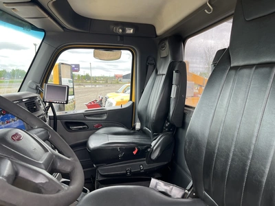 USED 2017 PETERBILT 567 6X4