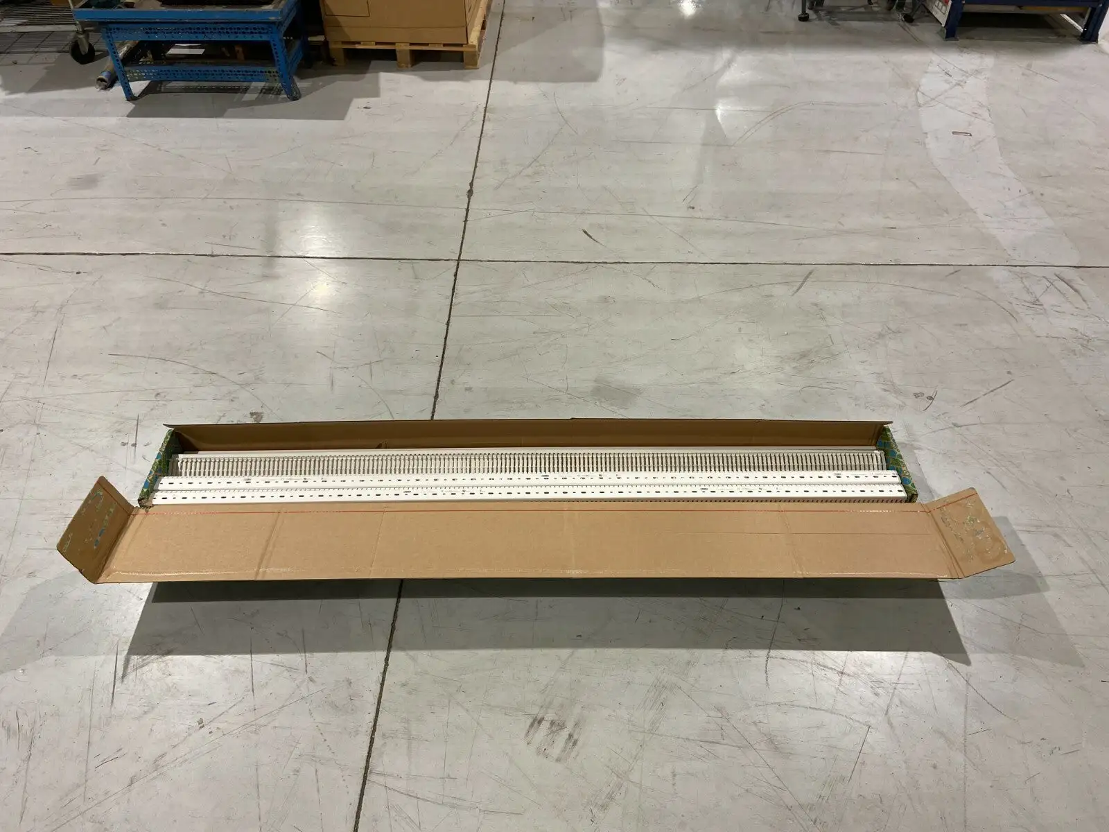 New | in-Stock Phoenix Contact CD 40X100 WH Electrical Fittings Michigan US | Maverick Industrial Sales #1489943