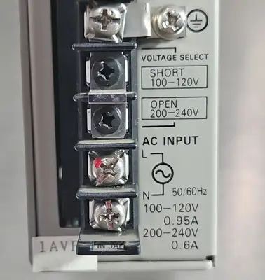 USED Omron S82L-0324