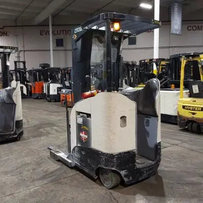 USED 2016 CROWN RR5725-45