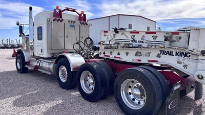 USED 2017 Kenworth T800B