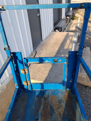 USED 2017 Genie GS-3232
