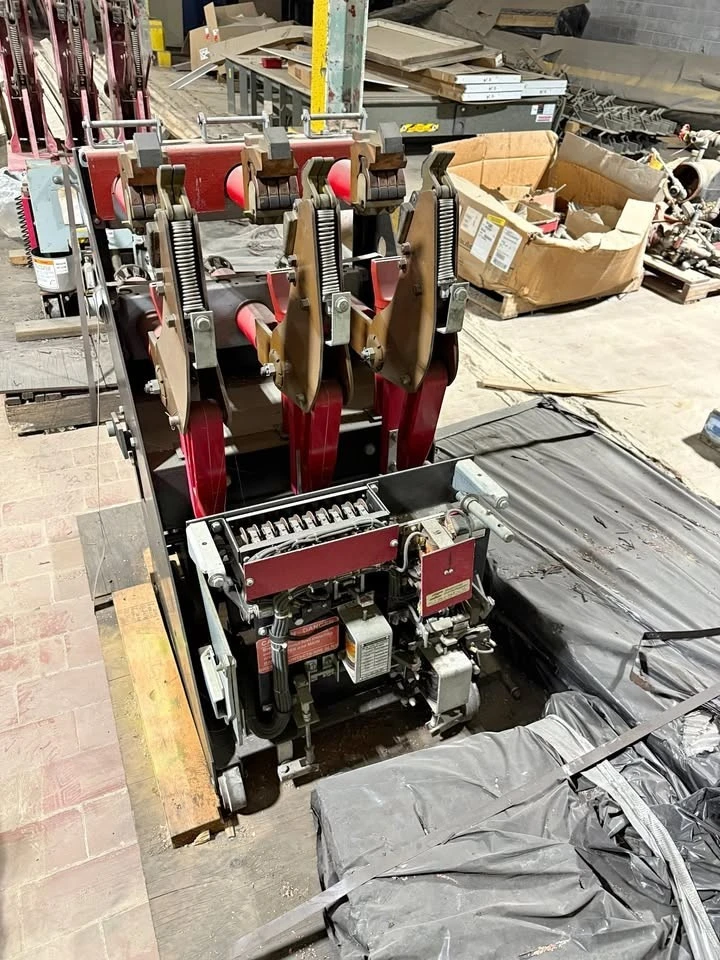 Used Westinghouse _UNKNOWN_ Circuit Breakers Iowa US | ISP Equipment Group #1318725