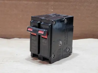 Used CUTLER-HAMMER BR220 Switchgears British Columbia CA | Lenmark #835675
