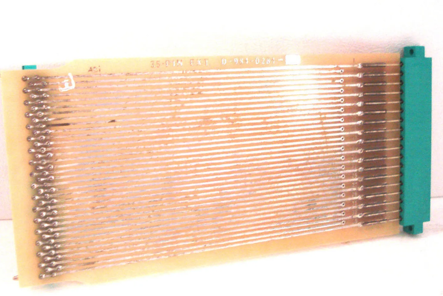 USED D-98-0284 35 PIN BOARD D980284