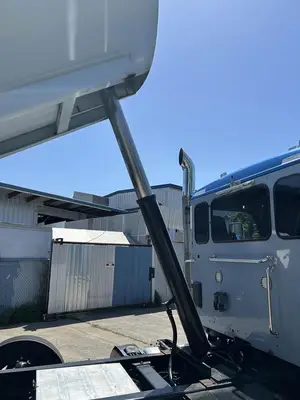 USED 2018 PETERBILT 579
