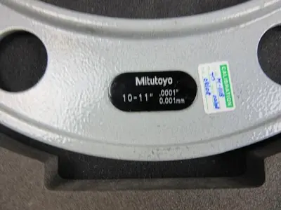 MITUTOYO MIII8 Digit Outside Micrometer, 10-11", .001 mm with case