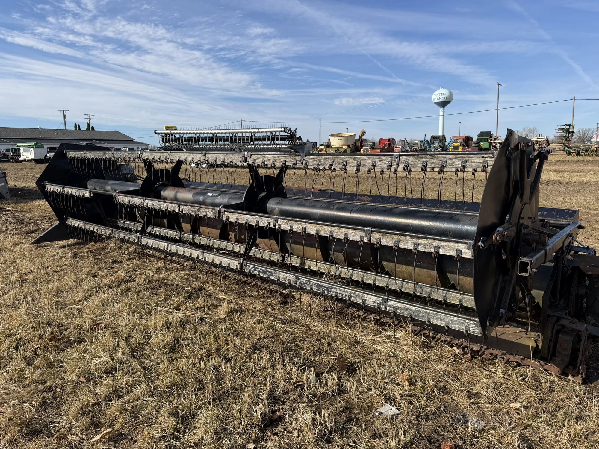 (1) Allis-Chalmers, 20' grain head with steel tines, for parts or repair only, S/N NE-03115N.