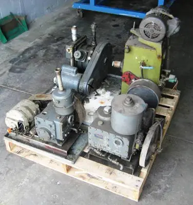 Pallet of Vacuum Pumps, 4 pumps.