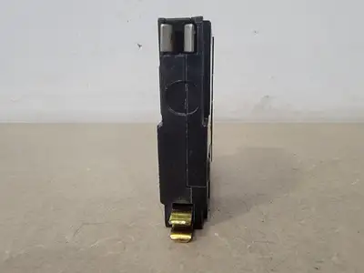 30 Amp, 1 Pole, 120/240 volts Circuit Breaker