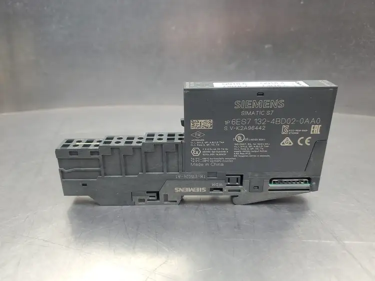Used Siemens 6ES7132-4BD02-0AA0 Digital Output w/TM-E15C26-A1 Base PLC Input & Output | Palmetto Automation #1156118