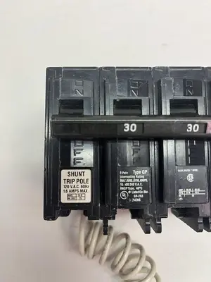 Used SIEMENS Q33000S01 Miscellaneous Equipment (Electrical & Power) | Surplus Asset Holdings #1188337