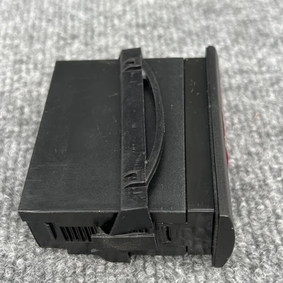 Used Dwyer Instruments TS-13010 Temperature Controls California US | Davliegogo LLC #1705719