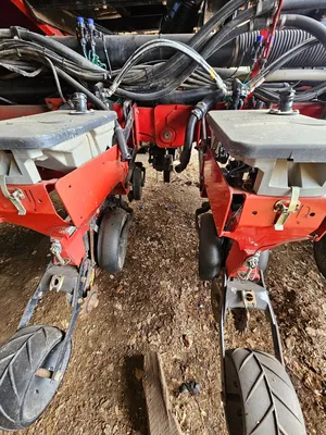 CASE IH 1250 Planters | Iron Listing (13)