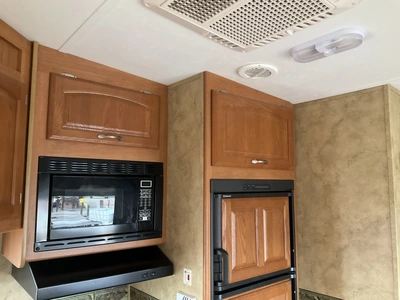Used 2010 COUGAR 293SAB Campers, Caravans, Motorhomes Michigan US | Miedema Asset Management Group #1761301