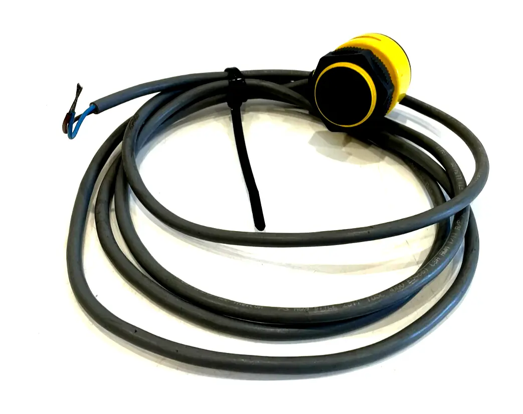 USED BANNER ENGINEERING T303E SENSOR