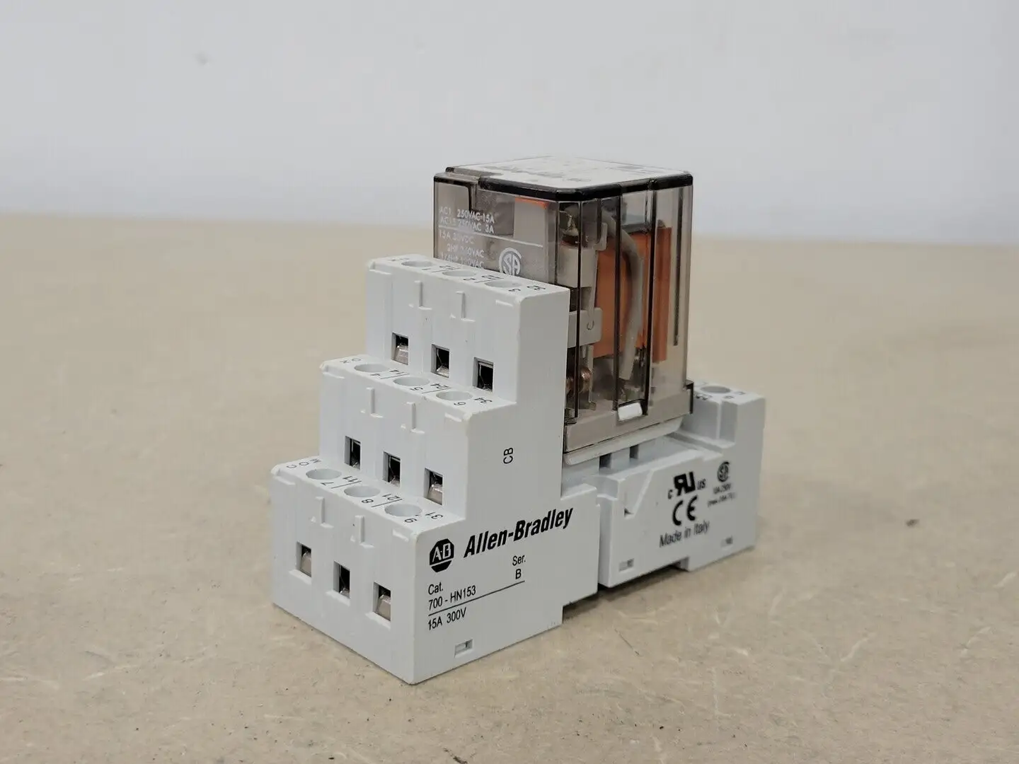 Used ALLEN-BRADLEY 700-HB32A1 Misc Electrical & Power Parts British Columbia CA | Lenmark #248197