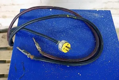USED IBCI 06R0480K1A, SPEC-8605,12 VOLT BATTERY CHARGER
