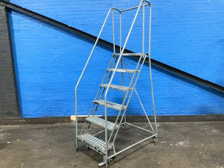 Used _UNKNOWN_ _UNKNOWN_ Ladders Ohio US | HGR 24 #1373297