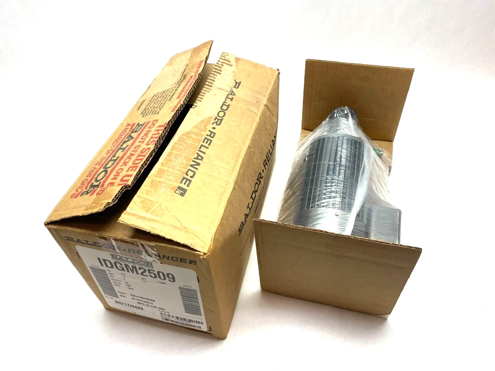 NEW BALDOR RELIANCE RIGHT ANGLE GEARMOTOR, 0.38HP, 3-PH, 75:1 RATIO
