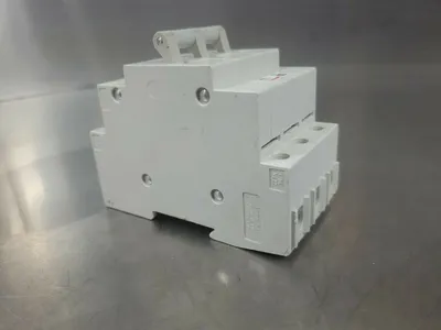 Cutler Hammer SPHM3RM0010 Circuit Breaker 4G