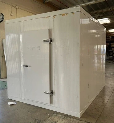 171-0081 8’ x 10’ Walk In Freezer Box with Floor