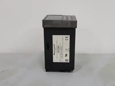 USED HONEYWELL UDC3300