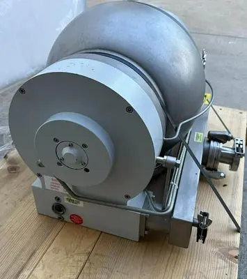 PFEIFFER VACUUM TPH 2200 UC TURBO PUMP, PM P02 005