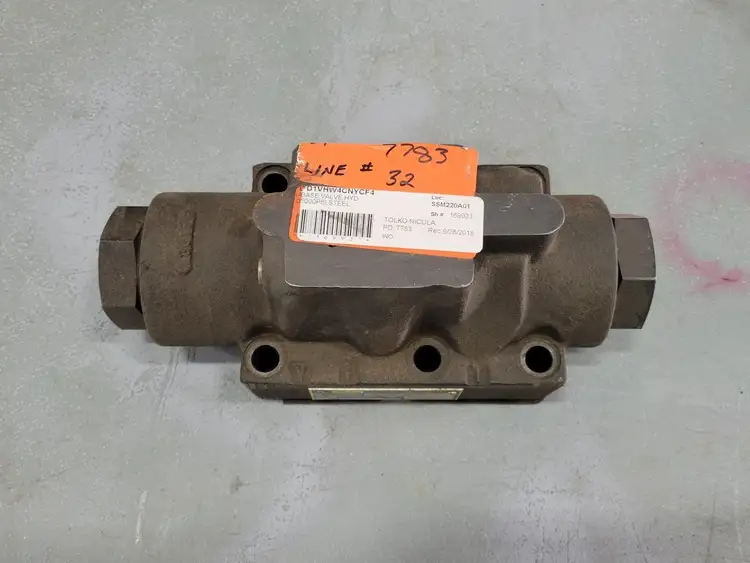 Used PARKER FILTRATION D1VHW4CNYCF4 75 Parts (Hydraulics and Pneumatics) British Columbia CA | Lenmark #266023