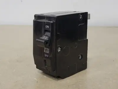 USED SQUARE D QO220