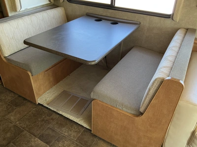 USED 2013 WINNEBAGO F53
