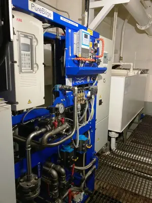 Alfa-Laval BWPX 307 TGD-71 oil concentrator module, SS.