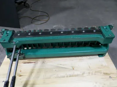 24" Tennsmith Cleatbender Model CB24