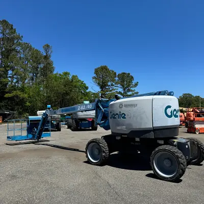 USED 2015 Genie Z-62/40