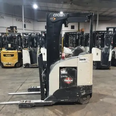 USED 2019 CROWN RR5725-45