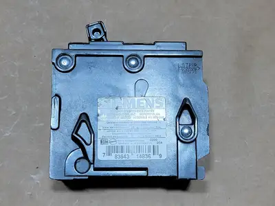 Used SIEMENS Q220 Switchgears British Columbia CA | Lenmark #835715
