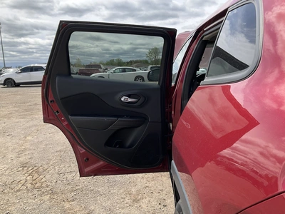 USED 2016 JEEP CHEROKEE