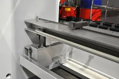 USED LVD PPEC 220 TON X 4200 MM CNC