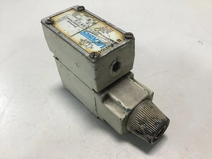 Used VICKERS DG4V-3-2A-M-W-B-40 Valves/Fittings Michigan US | Ideal Machinery #608576
