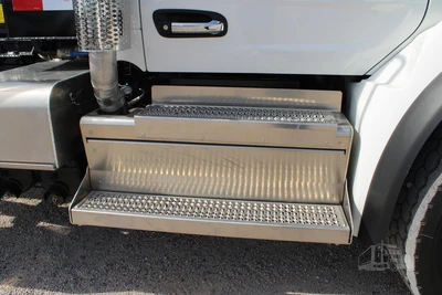 New | in-Stock 2027 PETERBILT 548 Rolloff Trucks Texas US | Roll Off Truck World #1492015