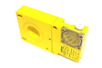 NEW TURCK ELEKTRONIK BI40-R-32SR-UN6X PROXIMITY SENSOR BI40R32SRUN6X