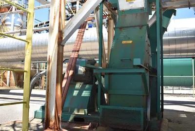 200 HP HAMMER MILL WITH BLUNTING MAGNET