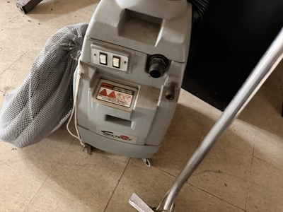 Used CARPET STEAMER AND DIRT DEVIL (BOTH WORK) _UNKNOWN_ Vacuum Cleaners Michigan US | Miedema Asset Management Group #1304378