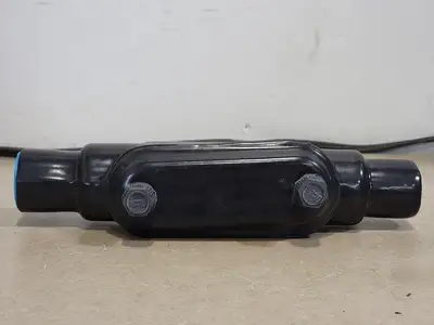 USED THOMAS & BETTS 734A