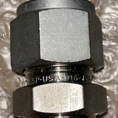 NEW Swagelok H7T