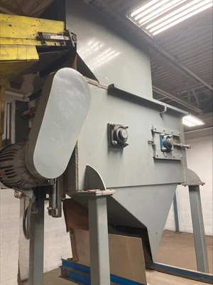 Headlight Crusher, 2 Drum, 20 HP, With Cross Belt Magnet