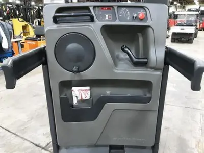 USED 2018 RAYMOND 560-OPC30TT