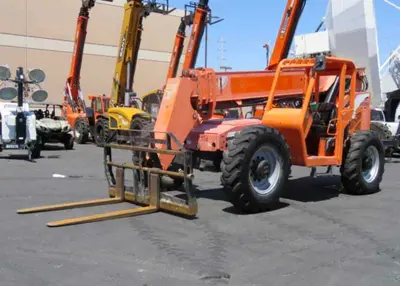 USED 2013 JLG SKYTRAK 8042