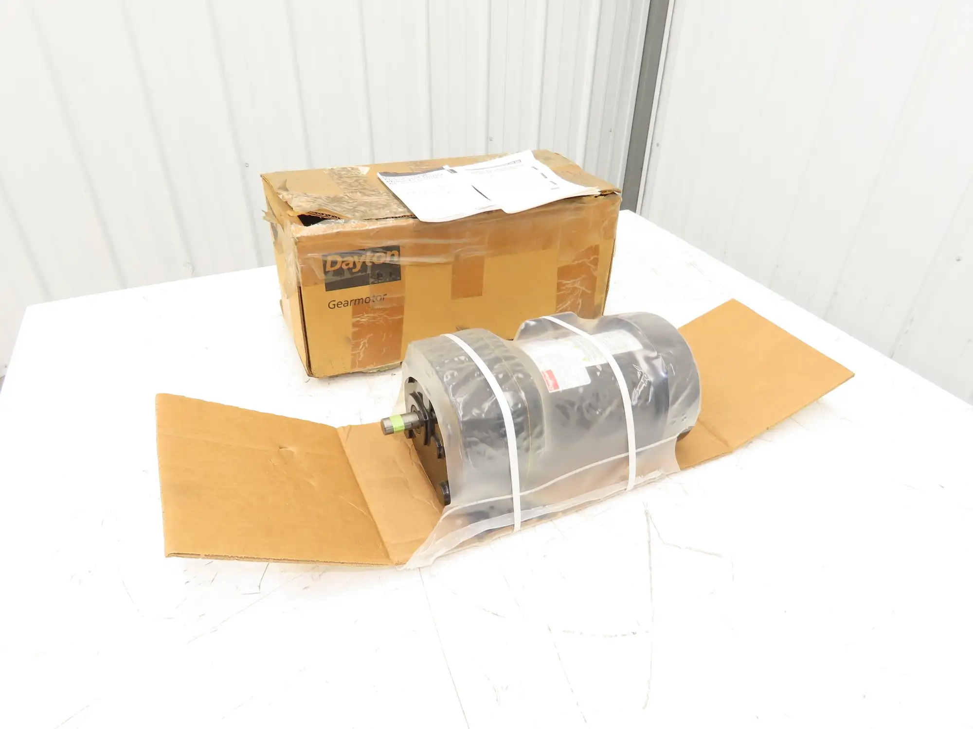Dayton 6K351A AC Gearmotor Helical/Spur 1/4Hp 12RPM Parallel Offset 115VAC 1Ph